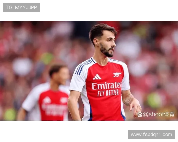 维埃拉盛赞阿森纳实力提升直言球队有望争夺英超冠军